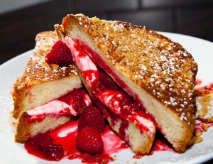Kanela - strawberry french toast (web)